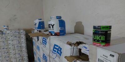 کشف بیش از ۶ هزار قلم مکمل‌ بدنسازی قاچاق در بازار تهران
