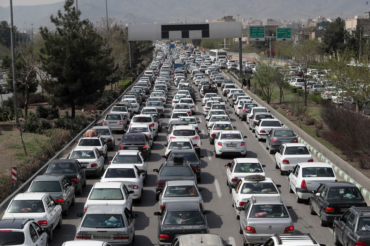 ترافیک سنگین در خروجی های تهران 