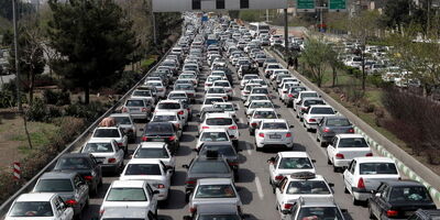 ترافیک در جاده‌های پرتردد کشور/ افزایش محورهای مسدود به‌ دلیل شرایط زمستانی
