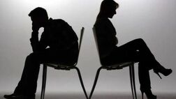 طلاق به خاطر سفرهای مجردی شوهر
