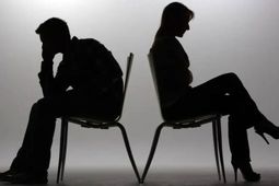 طلاق به خاطر سفرهای مجردی شوهر
