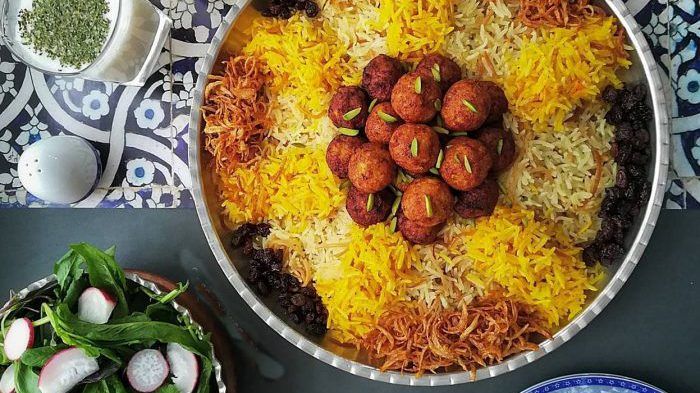 طرز تهیه رشته پلوی مجلسی با گوشت قلقلی مخصوص اعیاد