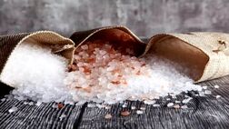 ۱۰ روش عالی برای از بین بردن شوری غذا
