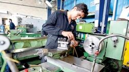 هشدار صنعتگران یزد از احتمال تعطیلی واحدهای تولیدی