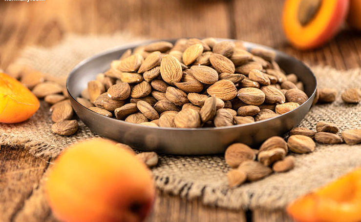 هسته زردآلو: گنجی پنهان یا خطری مهلک؟
