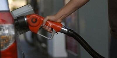 تحلیل یک عضو کمیسیون انرژی درباره قیمت بنزین
