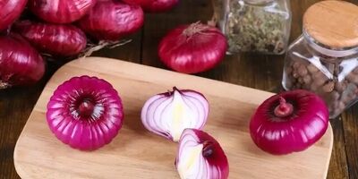 سبزی اشک‌آوری که تاثیر غیرمنتظره بر کلسترول خون دارد
