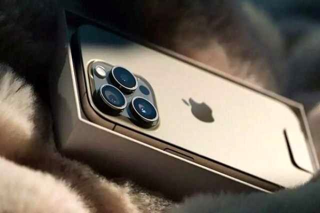 آنتن‌های آیفون 17 پرو شاید به اطراف ماژول دوربین منتقل شوند
