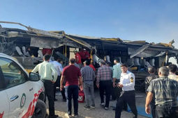 واژگونی اتوبوس در بزرگراه تهران-کرج/ ۴ نفر مصدوم شدند
