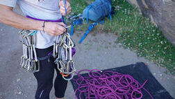 بهترین قلاب های صخره نوردی جهان 37 دلار چکش خوردند 