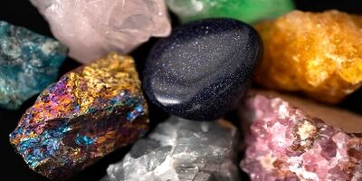 گوهرسنگ‌ها از گروه کالایی لوکس خارج شدند