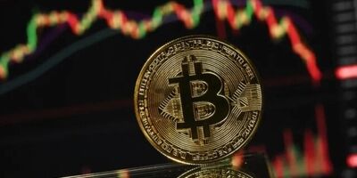 بیت‌کوین به کف قیمت دو هفته اخیر سقوط کرد
