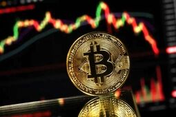 بیت‌کوین به کف قیمت دو هفته اخیر سقوط کرد
