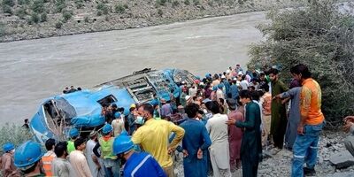 ۱۹ کشته در حادثه سقوط اتوبوس به دره‌ای در پاکستان