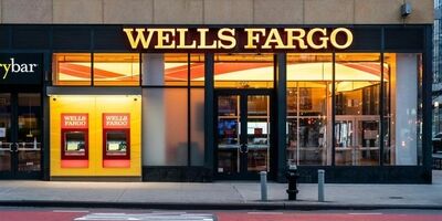 مشتریان سالخورده وثروتمند در دنیا بیشتر به شعب بانک مراجعه می‌کنند/ شعب بانکی هیچگاه جمع نمی‌شوند!