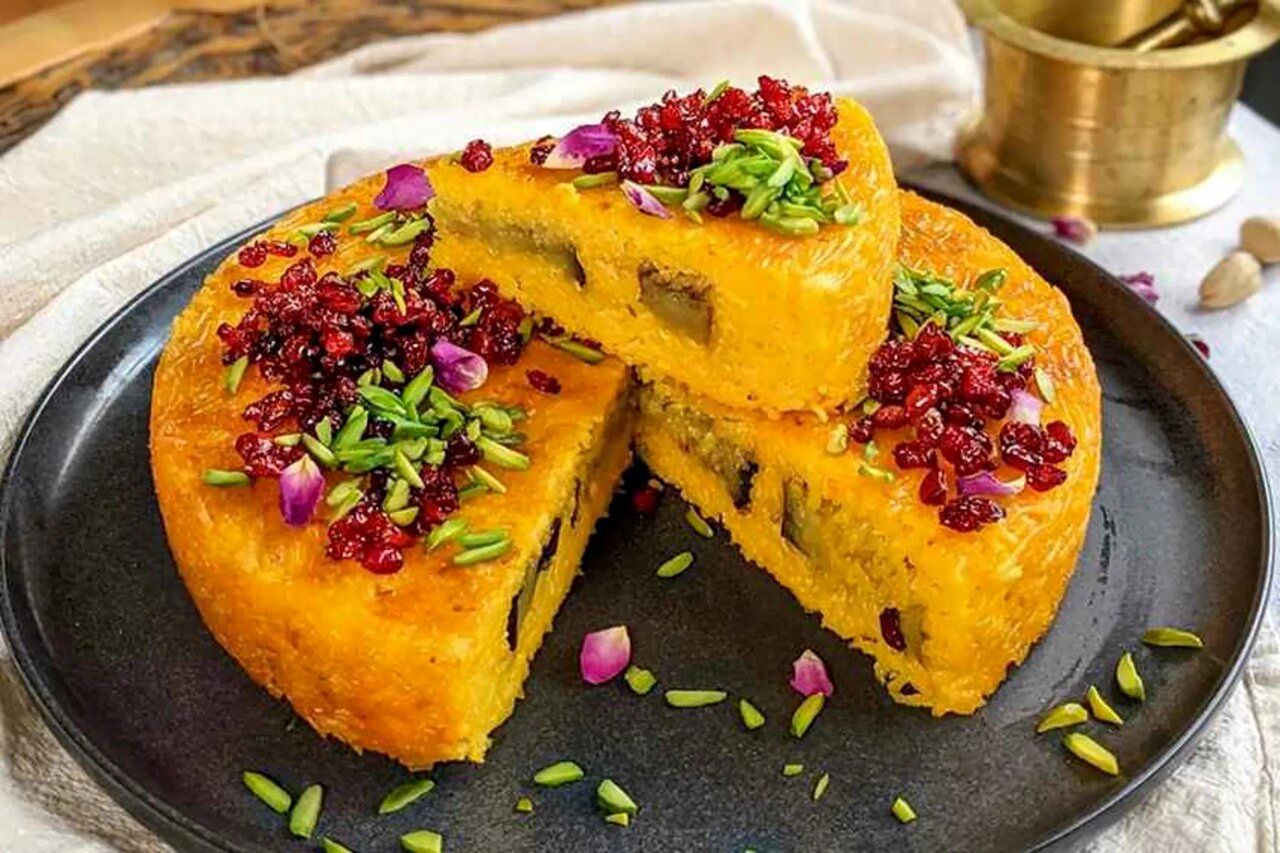 ته چین مرغ و بادمجان مجلسی