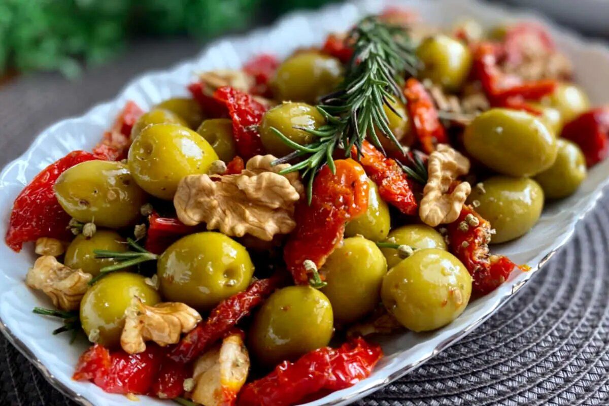 طرز تهیه سالاد زیتون؛ یک پیشغذای خوشمزه و متفاوت