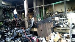 انبار ۱۲۰ متری پارچه بازار تهران در آتش سوخت