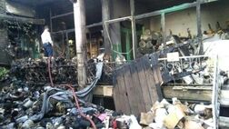انبار ۱۲۰ متری پارچه بازار تهران در آتش سوخت