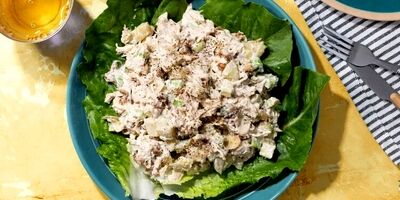 سالاد مرغ ؛ سرشار از پروتئین و مغزها + روش تهیه
