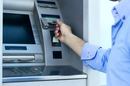 مردم نگران پول نقد نباشند