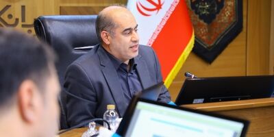 اقدامات گروه مالی دی باید در راستای تقویت بانک دی باشد
