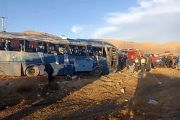 مصدوم شدن ۱۳ دانش‌آموز درتصادف مینی‌بوس مدرسه
