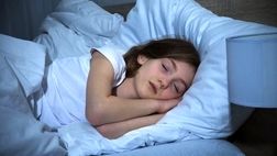کودکان کم خواب بیشتر میان وعده های ناسالم می خورند