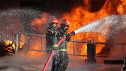 شرکت بیمه خسارت آتش‌نشانی را درآتش سوزی شکوهیه قم قبول ندارد!