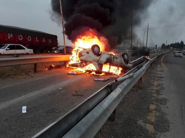 واژگونی مرگبار خودروی سواری در محور ری‌آباد به میامی
