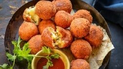 توپک مرغ پنیری؛ یک فینگرفود ساده برای مهمانی ها + طرز تهیه