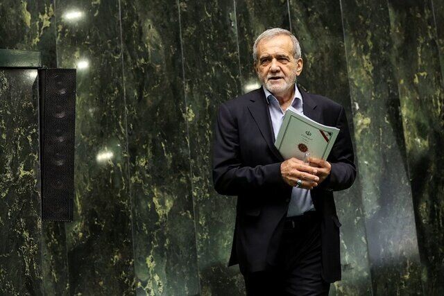 
پزشکیان لایحه بودجه ۱۴۰۵ را تقدیم مجلس کرد