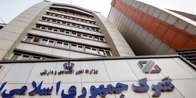  چشم‌پوشی گمرک از درآمد ۱۳ هزار میلیارد تومانی برای حمایت از صنایع 