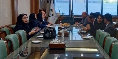 شعبه اصفهان در ۴ شعبه بانک کارآفرین میز خدمات بیمه ای افتتاح کرد 