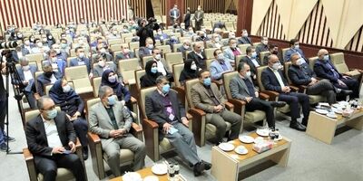 بسیاری از مشاغل به اجبار شبکه‌های اجتماعی  به فعالیت پرداختند