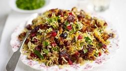 آشنایی با روش تهیه انار پلو با پرک بادام+فوت و فن
