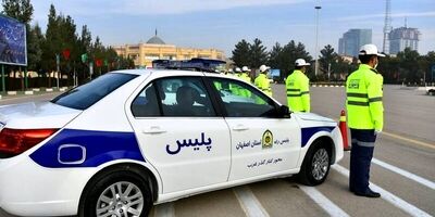 مهار کامیون ترمز بریده با فداکاری مأموران پلیس‌راه
