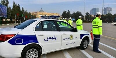 مهار کامیون ترمز بریده با فداکاری مأموران پلیس‌راه
