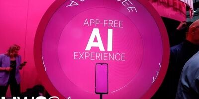 این تلفن هوشمند هیچ اپلیکیشنی ندارد!
