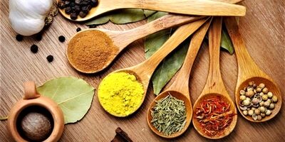 افزودن سبزی‌های معطر  به کاهش فشار خون و سلامت قلب کمک می  کند