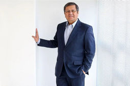 همتی رئیس کل بانک مرکزی شد 