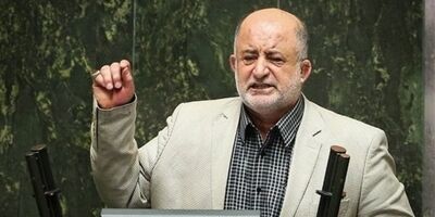 نیازی به حضور یقه‌سفیدها و مشاوران در خودروسازی‌ها نیست/ کارگران خطوط قرمز فراکسیون کارگری هستند