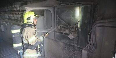 نجات ۴۰ نفر از حریق تابلو برق در پارکینگ یک هتل در مشهد
