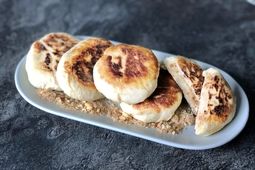 هوتوک؛ شیرینی خوشمزه و مشهور خیابان های کره جنوبی
