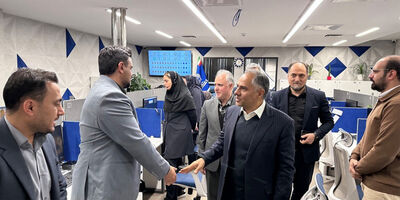 بازدید مدیرعامل بانک تجارت از مرکزارتباط مشتریان 1554