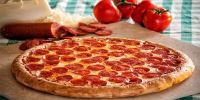 طرز تهیه پیتزا با سس ریحان به همراه آموزش خمیر پیتزا 
