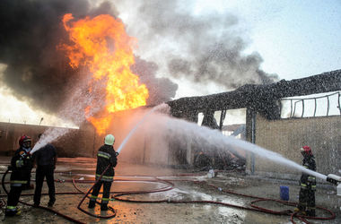 کارشناسان بیمه خسارت آتش‌سوزی بازارچه جنت را ارزیابی می‌کنند