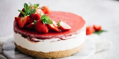 طرز تهیه چیز کیک یخچالی خوشمزه با بیسکویت پتی بور
