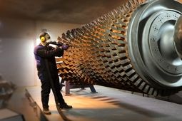 
تعمیرات ۱۰۰ درصدی نیروگاه‌های حرارتی به دست متخصصان ایرانی