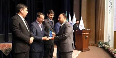 بیمه مرکزی دستگاه برگزیده در ارائه خدمات الکترونیک شد
